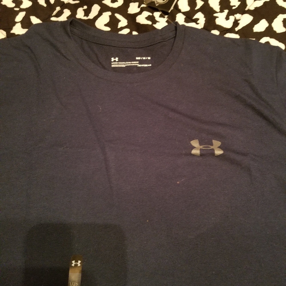 NWT navy blue Under Armour t-shirt